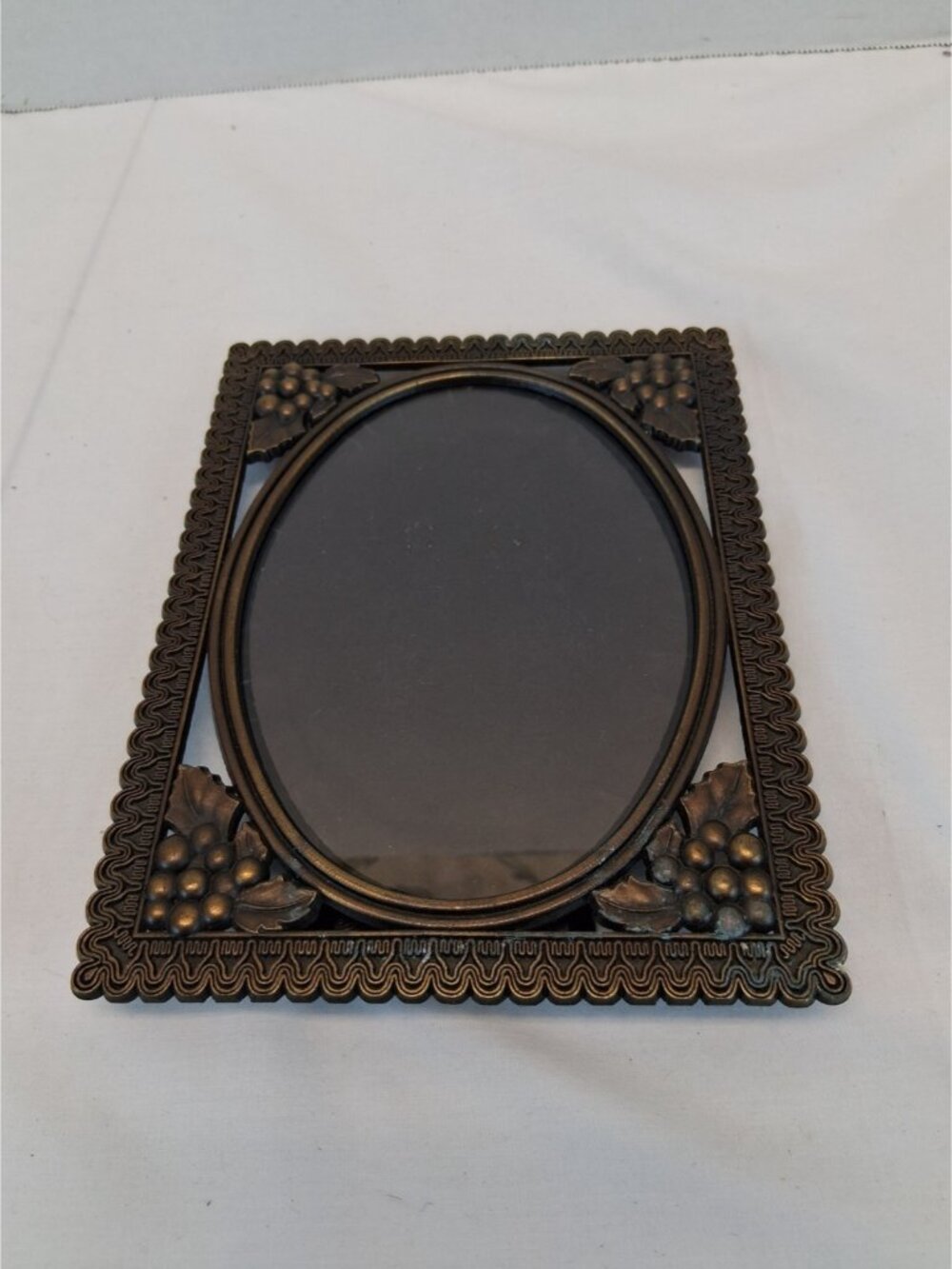 VTG Ornate Metal Oval Picture Frame w Glass Grapes Easel 6x8 Antique Style 1950s